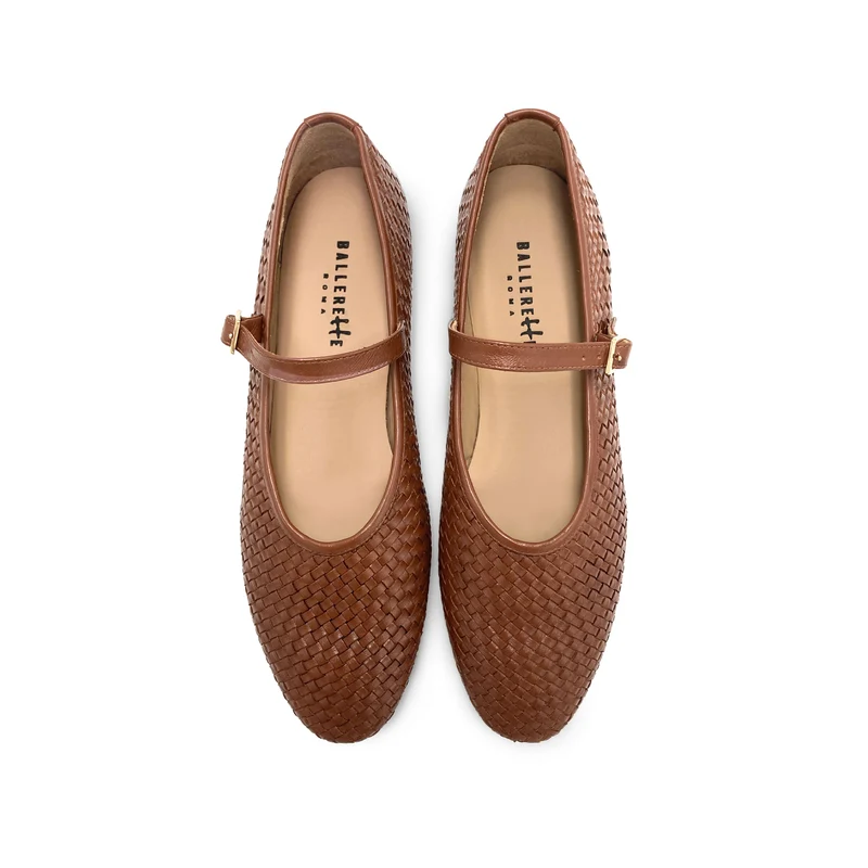 Ballerine Mary Jane marroni accollate in pelle intrecciata a mano e cinturino