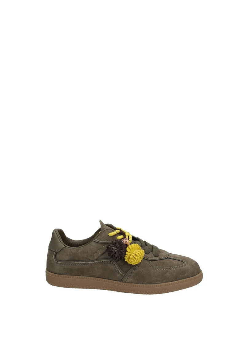 Sneakers donna in vero camoscio dal look urban e trendy