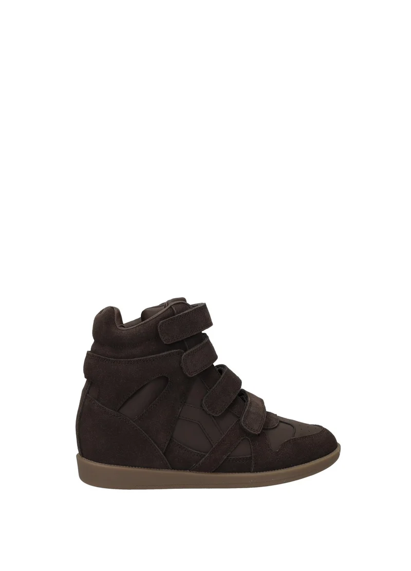 Sneakers a stivaletto donna dal carattere street-style