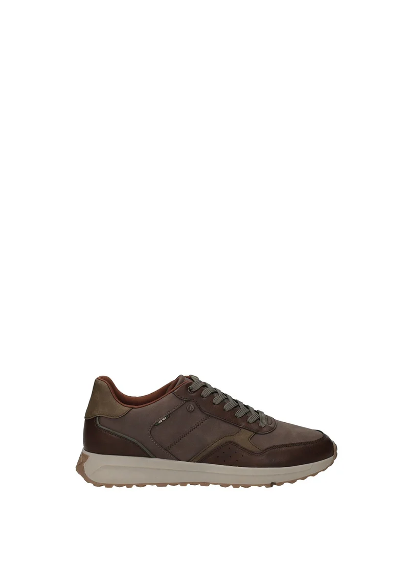 Sneakers uomo eleganti dal profilo snello e suola mono