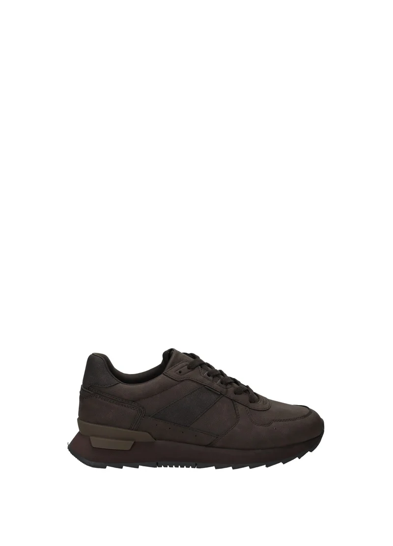 Sneakers uomo dal profilo basso con suola flessibile