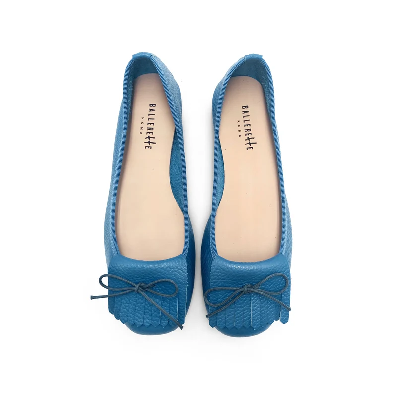 Mocassini da donna in pelle blu ceruleo con frangia