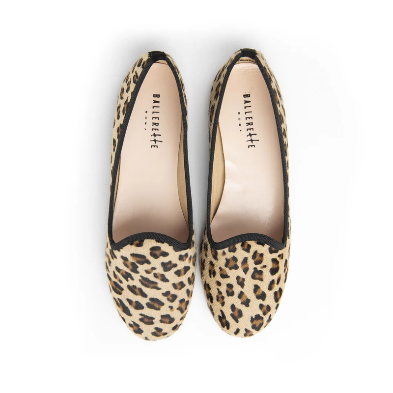 Slippers leopardate in cavallino