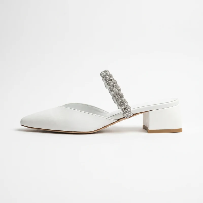 Mules da sposa a punta in vera pelle con fascia treccia di strass tacco 3,5 cm