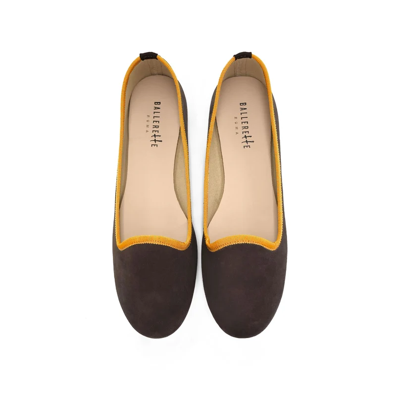 Slippers donna in camoscio marrone testa di moro e dettagli ocra