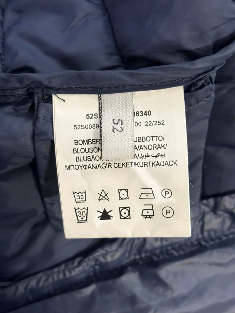 Piumino con logo