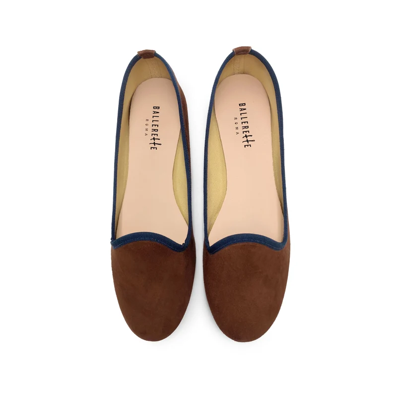 Slippers donna in camoscio marrone e dettagli blu