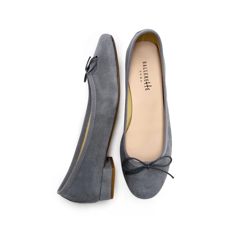 Ballerine grigie antracite in camoscio con tacco