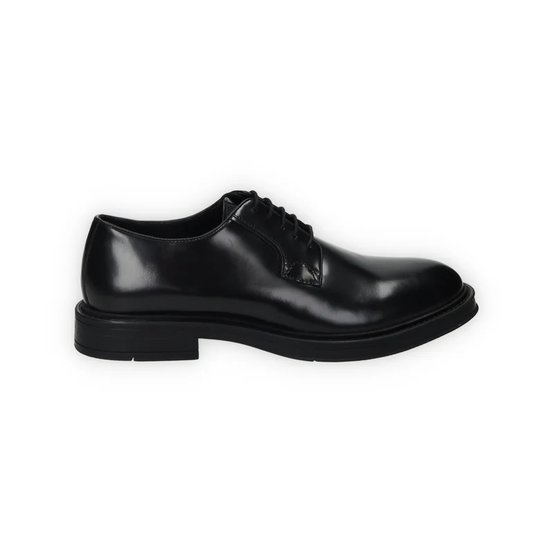Derby in vera pelle.