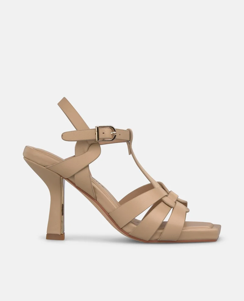 SANDALIA TIRA EN T TACON MEDIO