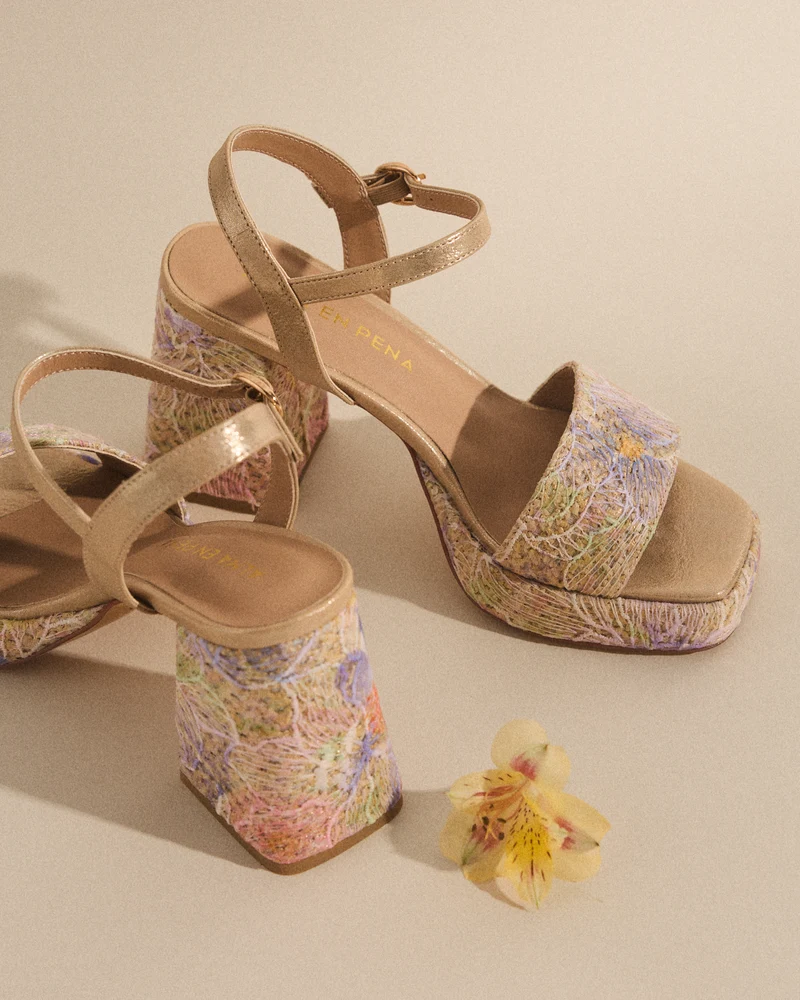 SANDALIA ALTA MULTICOLOR