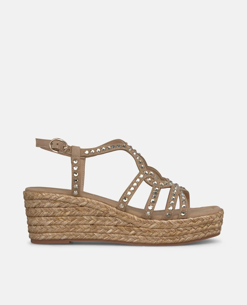 SANDALIA CUÑA CON TACHAS