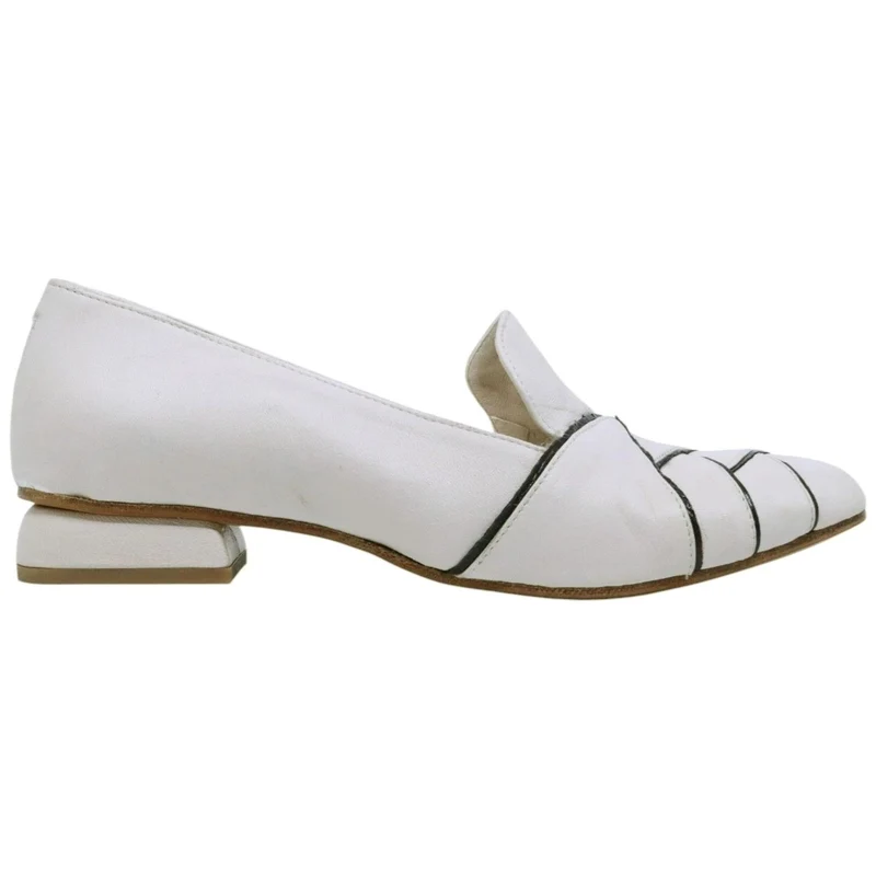 Mocassino donna Kudetà 414700 in pelle bianca e dettaglia in nero