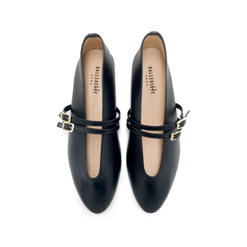 Ballerine nere in pelle con scollo a V e cinturini