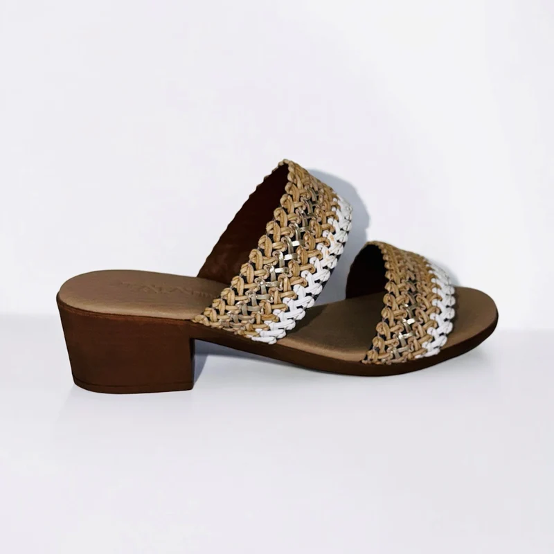 Sandali con fasce ricamate Made in Italy
