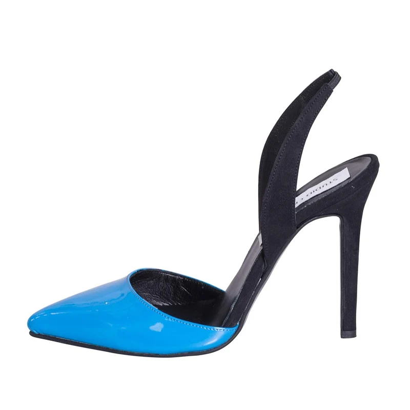 Scarpe a punta con tacco alto aperte