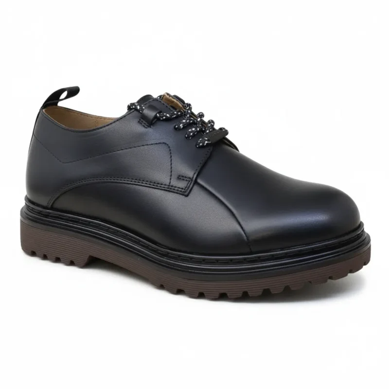 Stringata Derby in Pelle