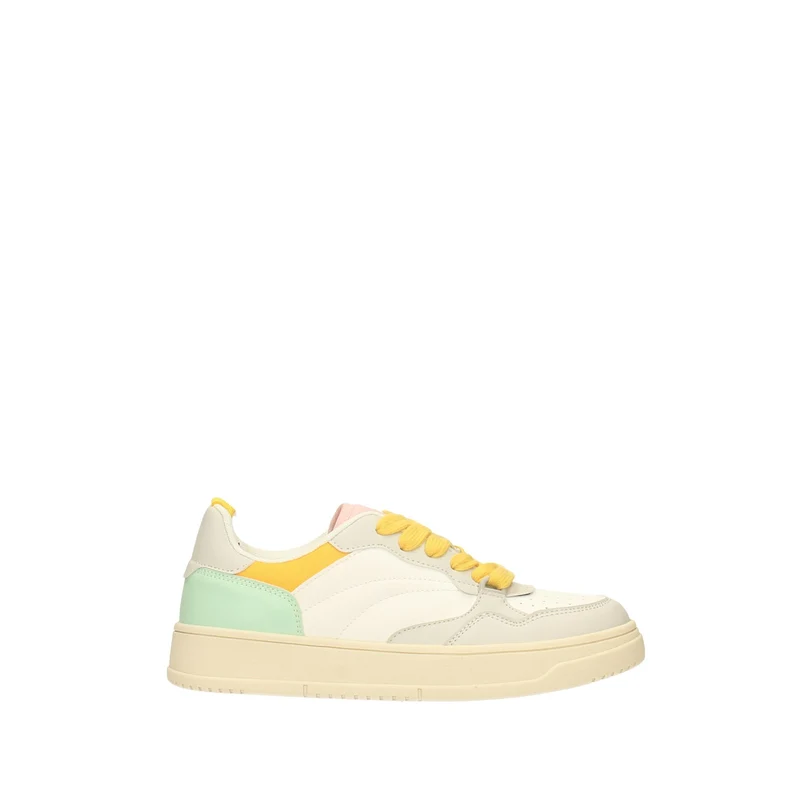 Sneakers con cuciture a vista