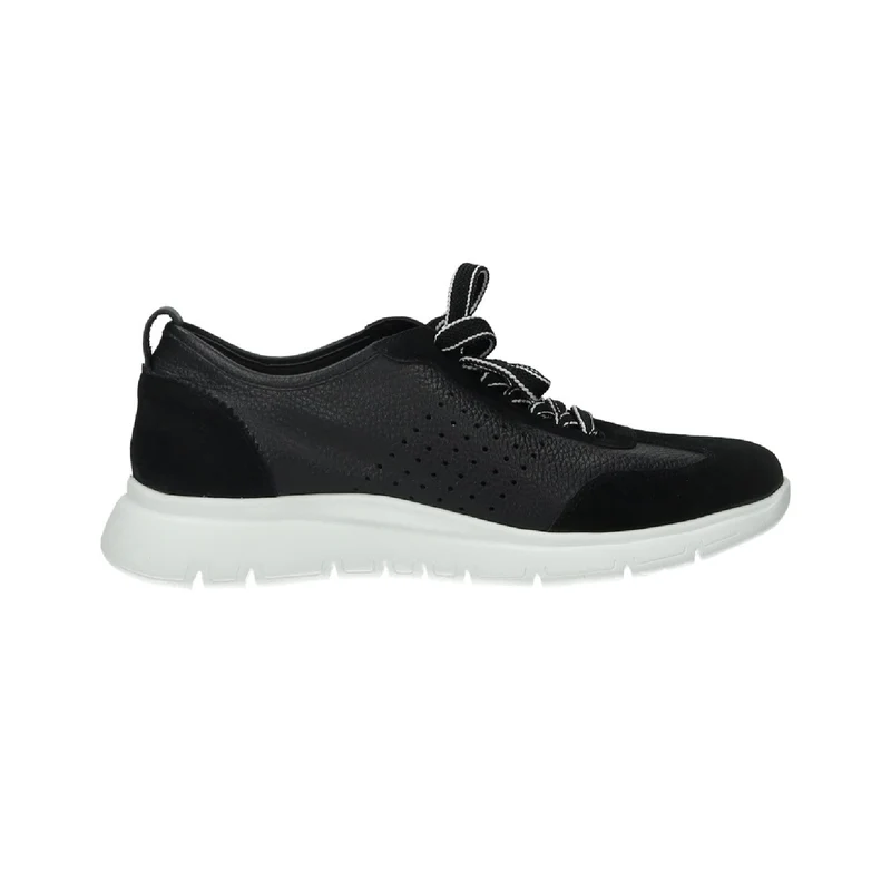 Sneakers morbide con tiretto posteriore