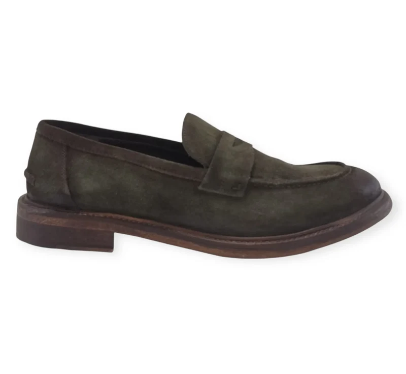 Mocassino B42224 in camoscio crust fondo cuoio