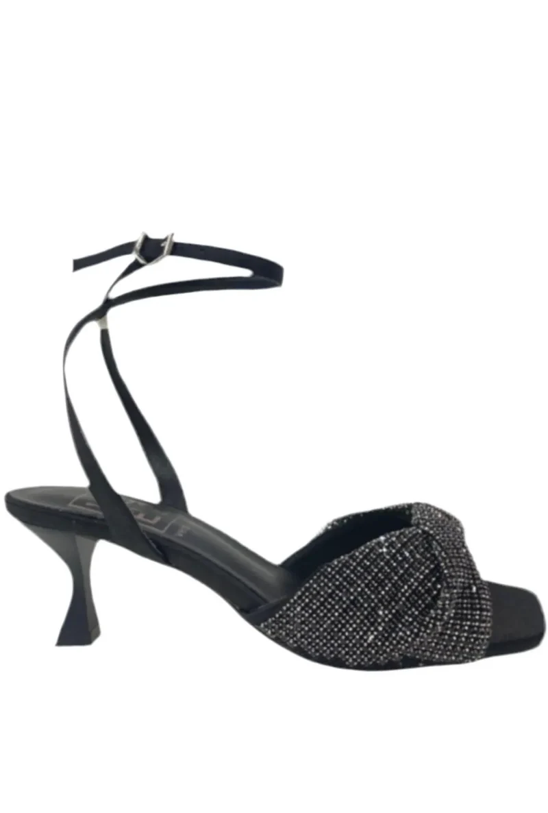 Sandalo aperto con tacco basso e strass