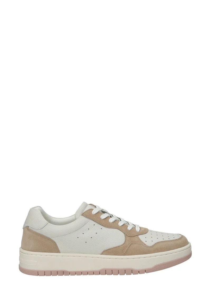Sneakers con contrasto tomaia.