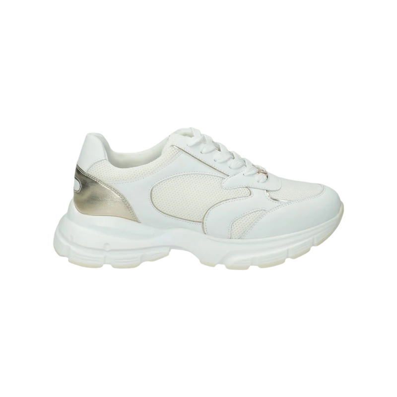 Sneakers con tomaia traforata.Tacco alto 3 cm
