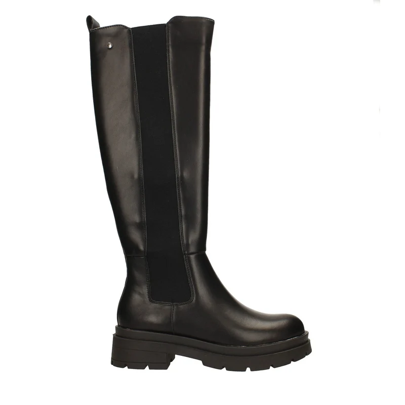 Stivali bassi con fasce elastiche laterali. Tacco alto 5cm