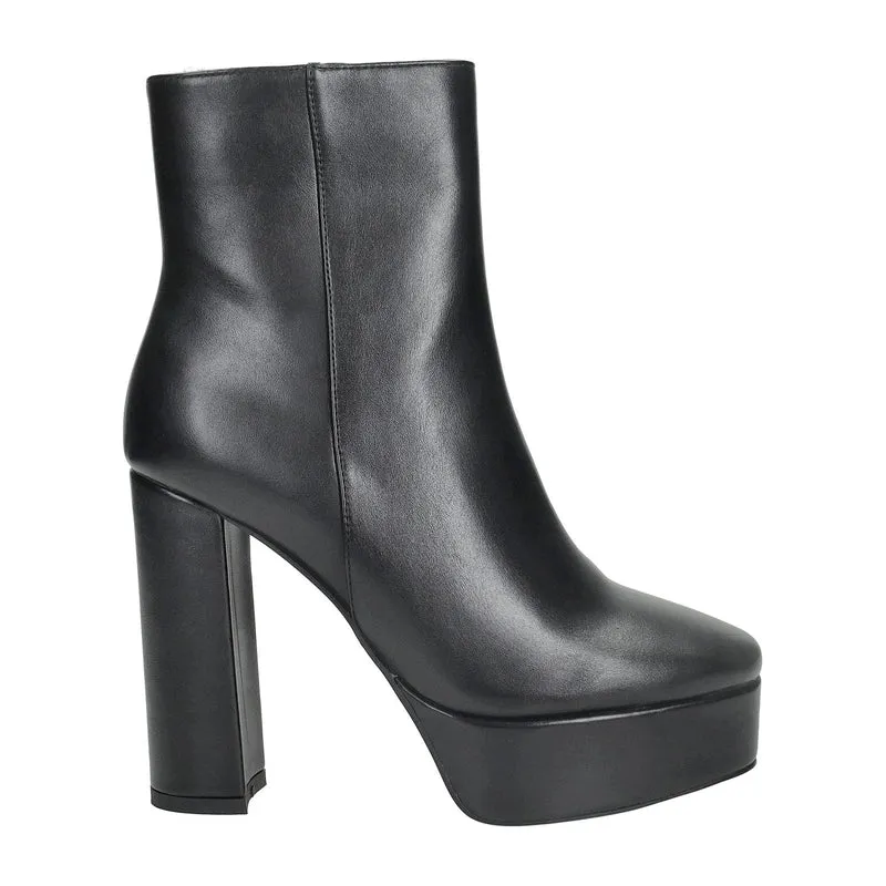 Stivaletti con punta squadrata e plateau. Tacco alto 12cm