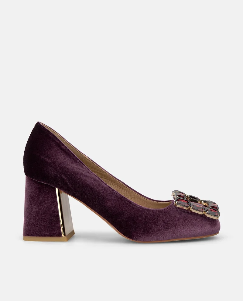 ZAPATO TACÓN DE TERCIOPELO CON ADORNO