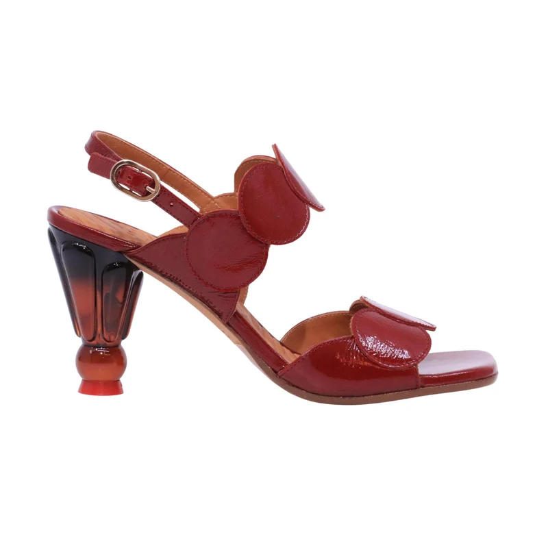 Chie Mihara Urana sandalo donna in pelle rossa con tacco scultoreo