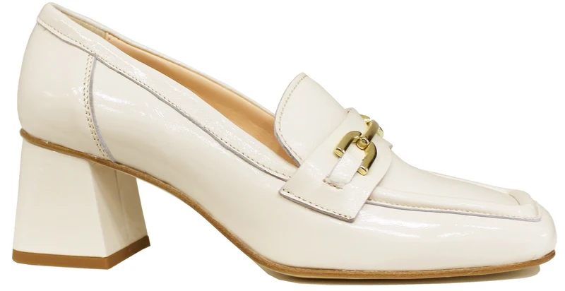 |MOCASSINO CON TACCO VERNICE PANNA|