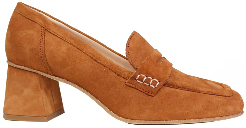 |MOCASSINO CON TACCO PUNTA QUADRATA CAMOSCIO CUOIO|