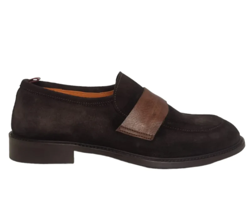 Mocassino E107 in camoscio con bendina in pelle