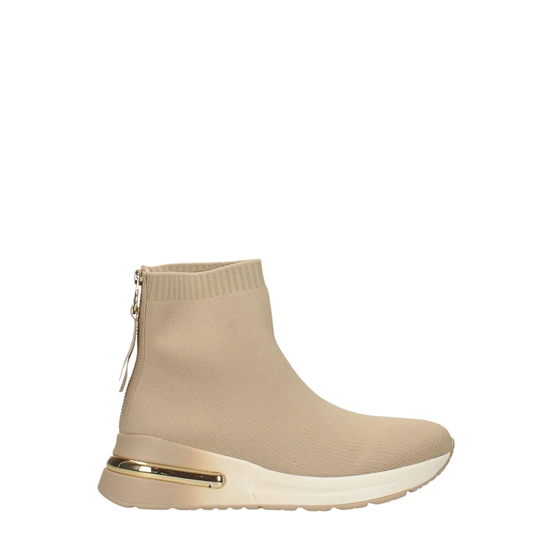 Sneakers in tessuto. Tacco alto 5 cm