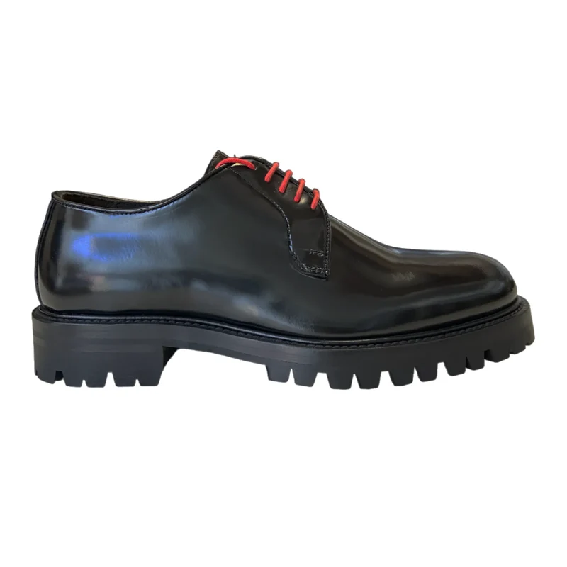 Stringata 32242 derby spazzolato fondo roccia vibram
