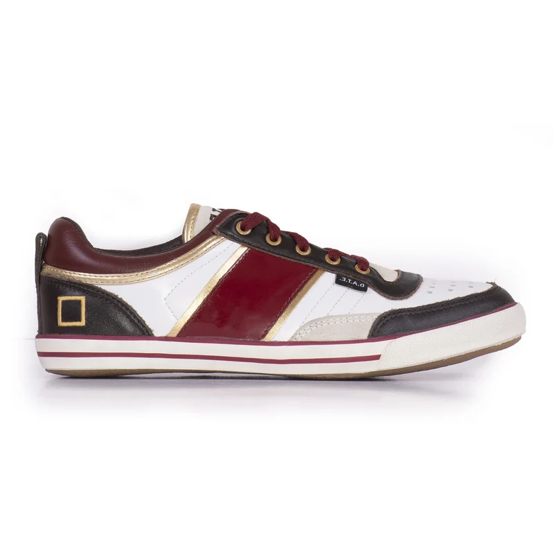 Sneakers SPORTY bassa con fascia laterale e punta traforata