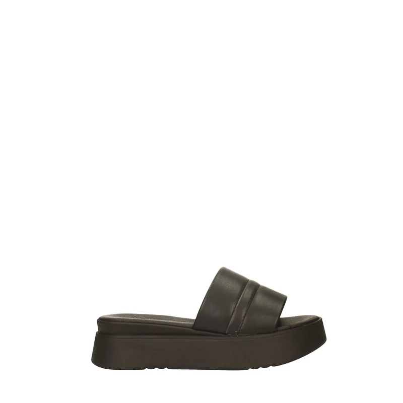 Sandali con zeppa. Tacco alto 3cm