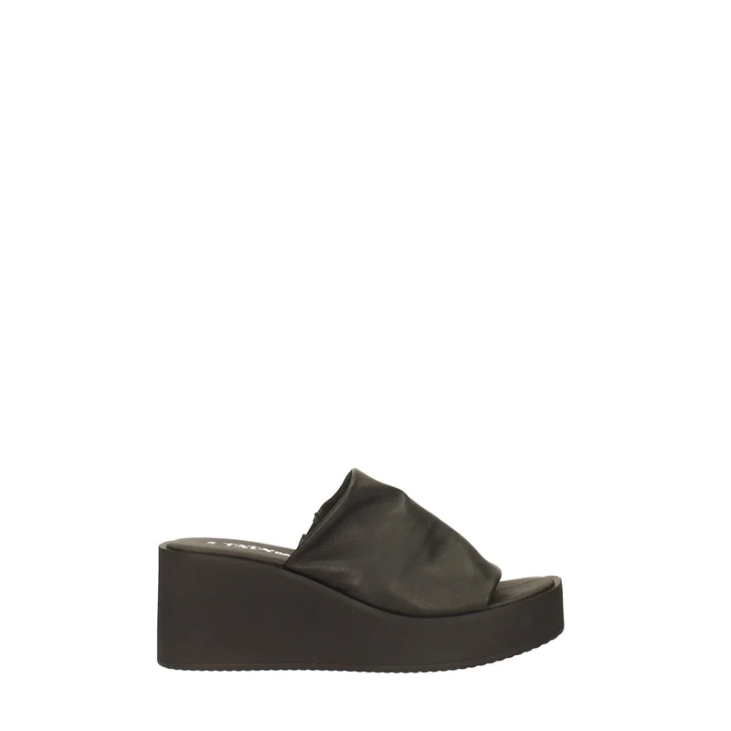 Sandali effetto increspato. Made in Italy. Tacco alto 7cm