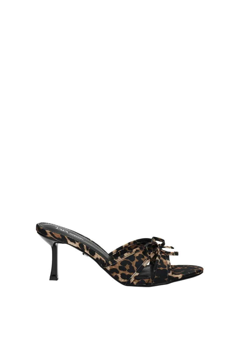 Sandali con stampa animalier
