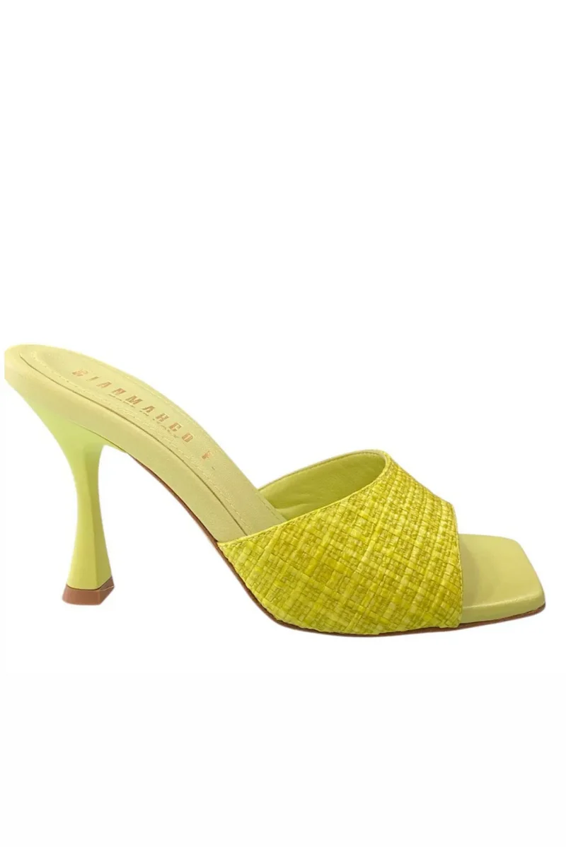 Sandalo in pelle con fascia