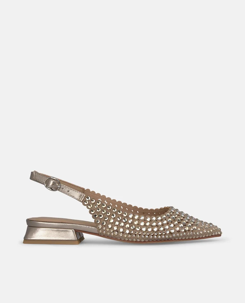 ZAPATO DESTALONADO CON TACHAS