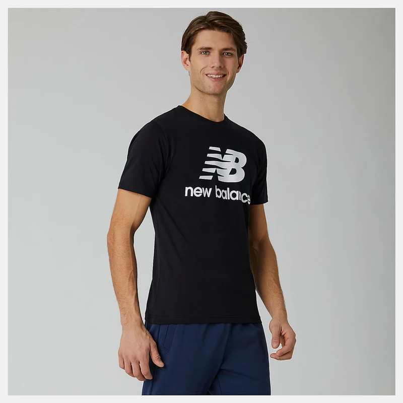 T-Shirt Uomo NEW BALANCE linea Essentials Stacked Logo colore Black