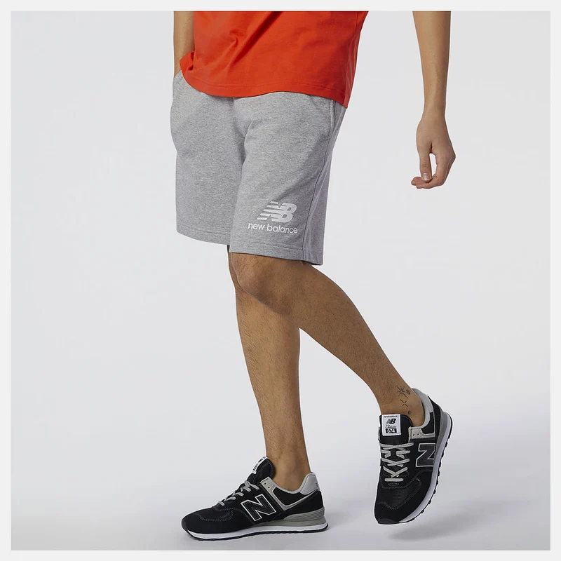 Pantaloncini Uomo NEW BALANCE linea Essentials Stacked Logo colore Athletic Grey