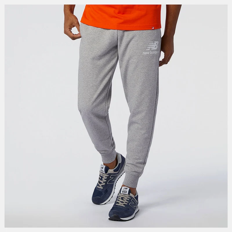 Pantalone Uomo NEW BALANCE linea Essentials Stacked Logo SweatPants colore Athletic Grey